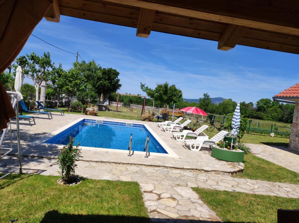 Nikini Dvori Villa Gradac  Bagian luar foto