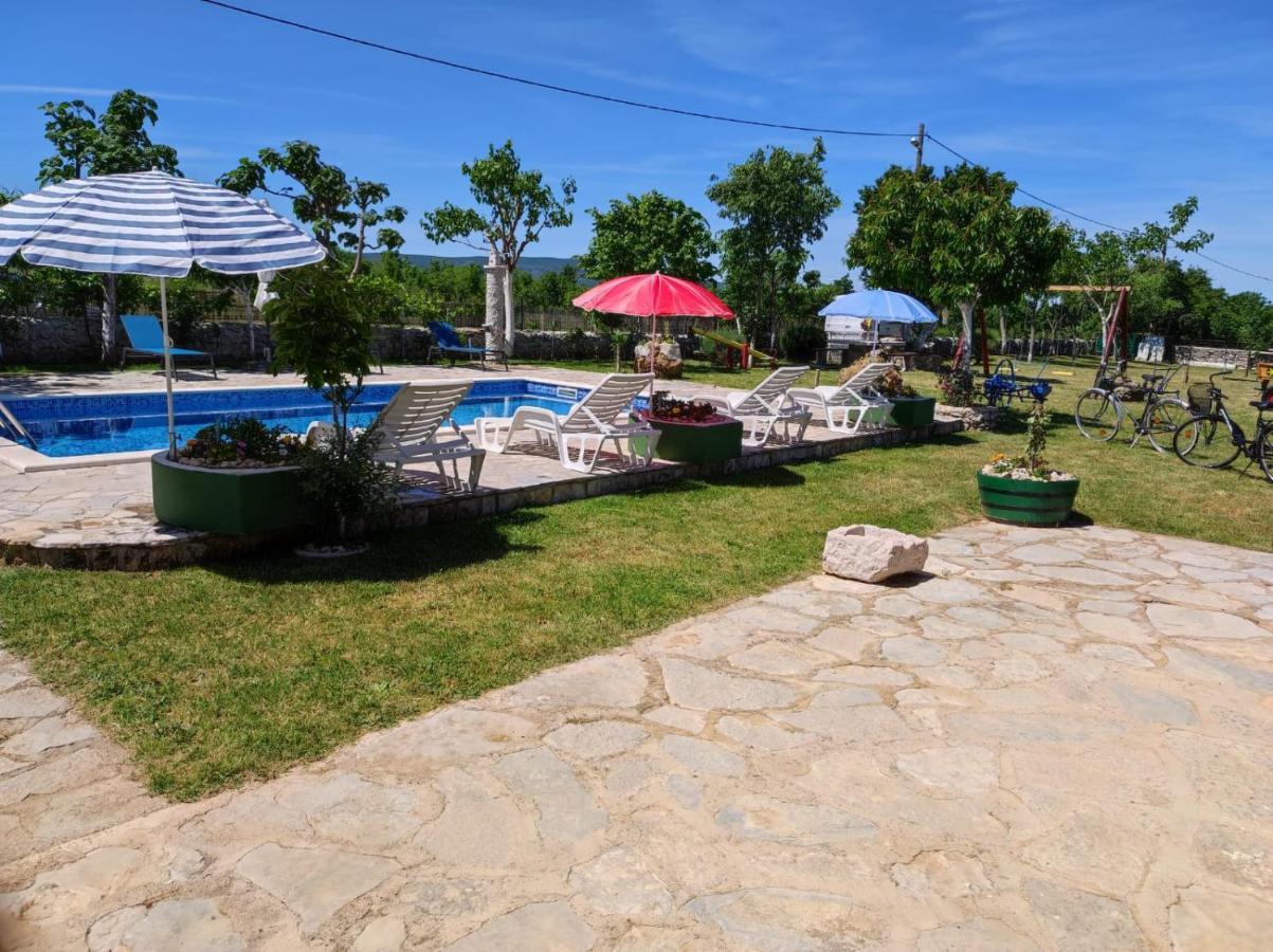 Nikini Dvori Villa Gradac  Bagian luar foto