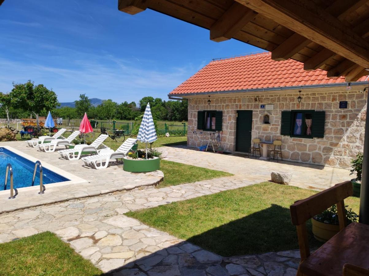 Nikini Dvori Villa Gradac  Bagian luar foto