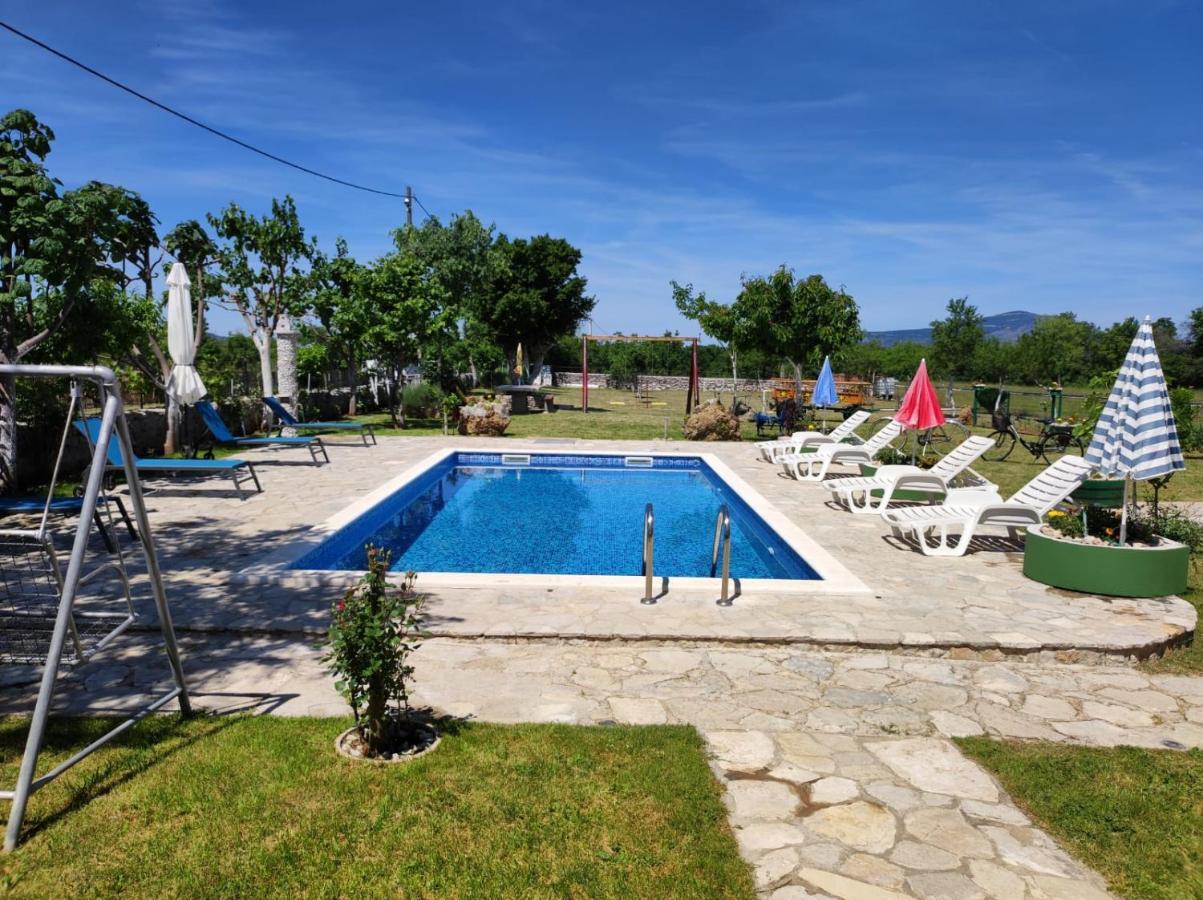 Nikini Dvori Villa Gradac  Bagian luar foto
