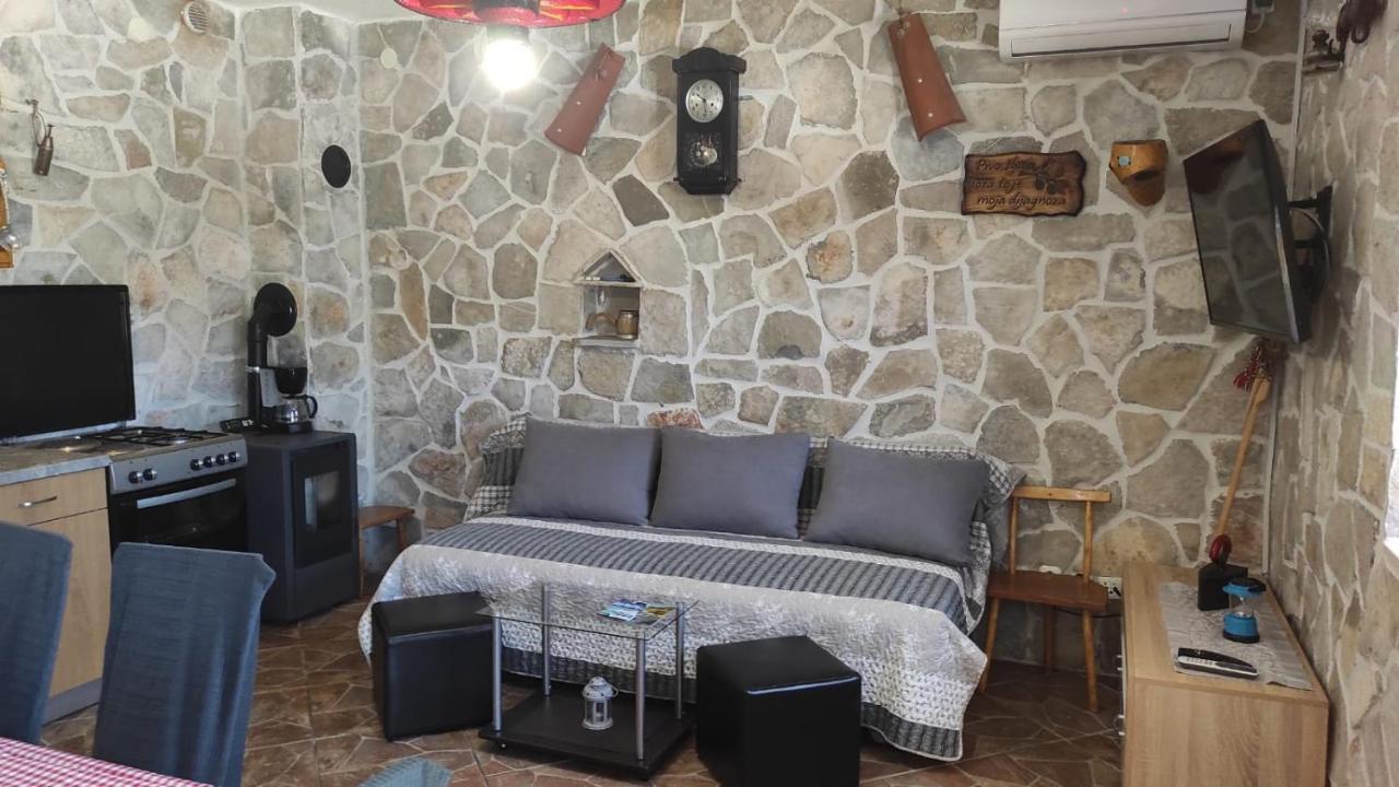 Nikini Dvori Villa Gradac  Bagian luar foto