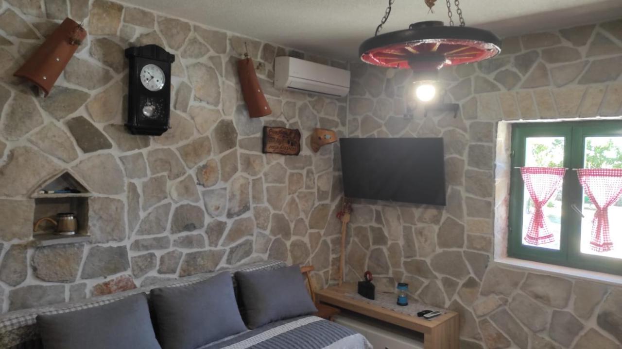 Nikini Dvori Villa Gradac  Bagian luar foto