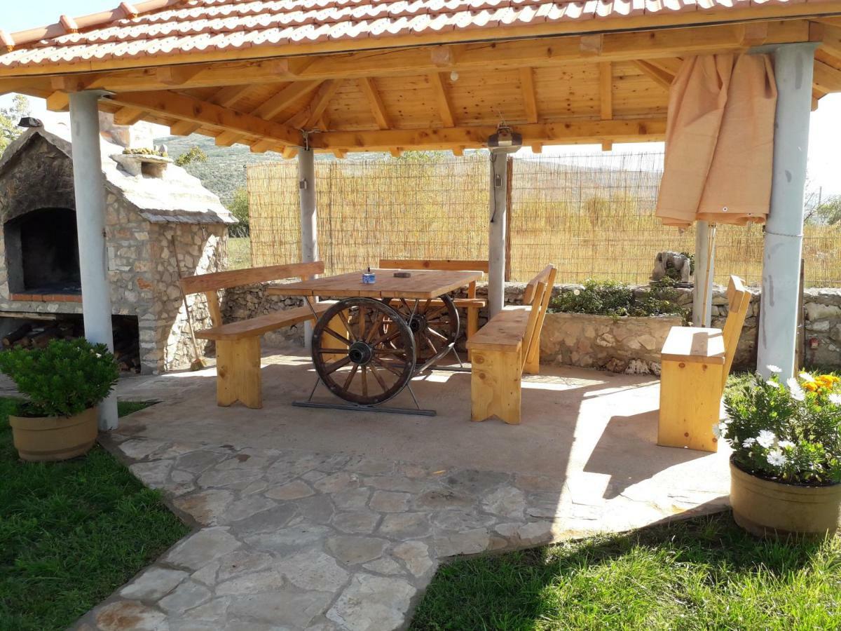 Nikini Dvori Villa Gradac  Bagian luar foto