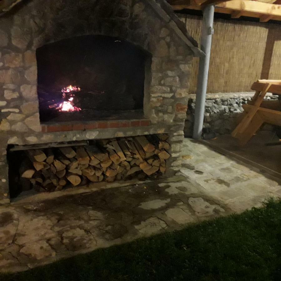Nikini Dvori Villa Gradac  Bagian luar foto